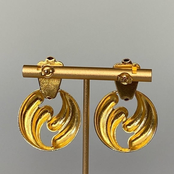 Earrings Gold Tone Drops Vintage - Picture 2 of 11